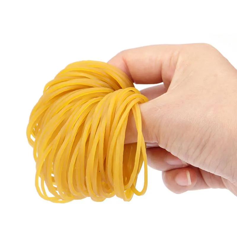 皮筯的玩法多种多样，胜利者挂在腰者*威示**，大阿姨从不徇私多给我