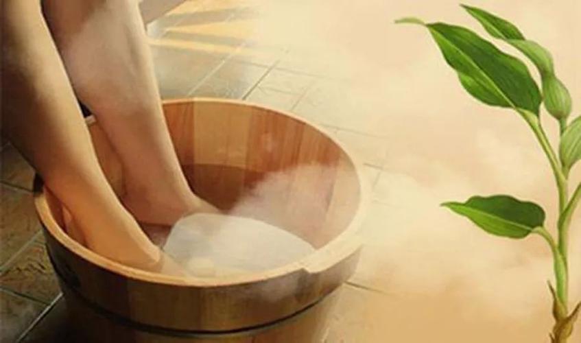 艾叶加生姜泡脚的禁忌,坚持艾草生姜泡脚的好处