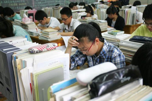 外国人将中国人成功归功于一生都忙于竞争，这个观点你认同么？