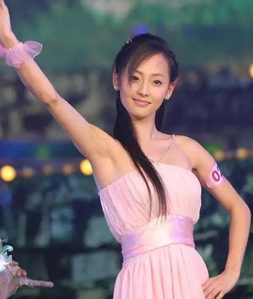 张嘉倪为什么突然间火了,张嘉倪最近消息怎么样了