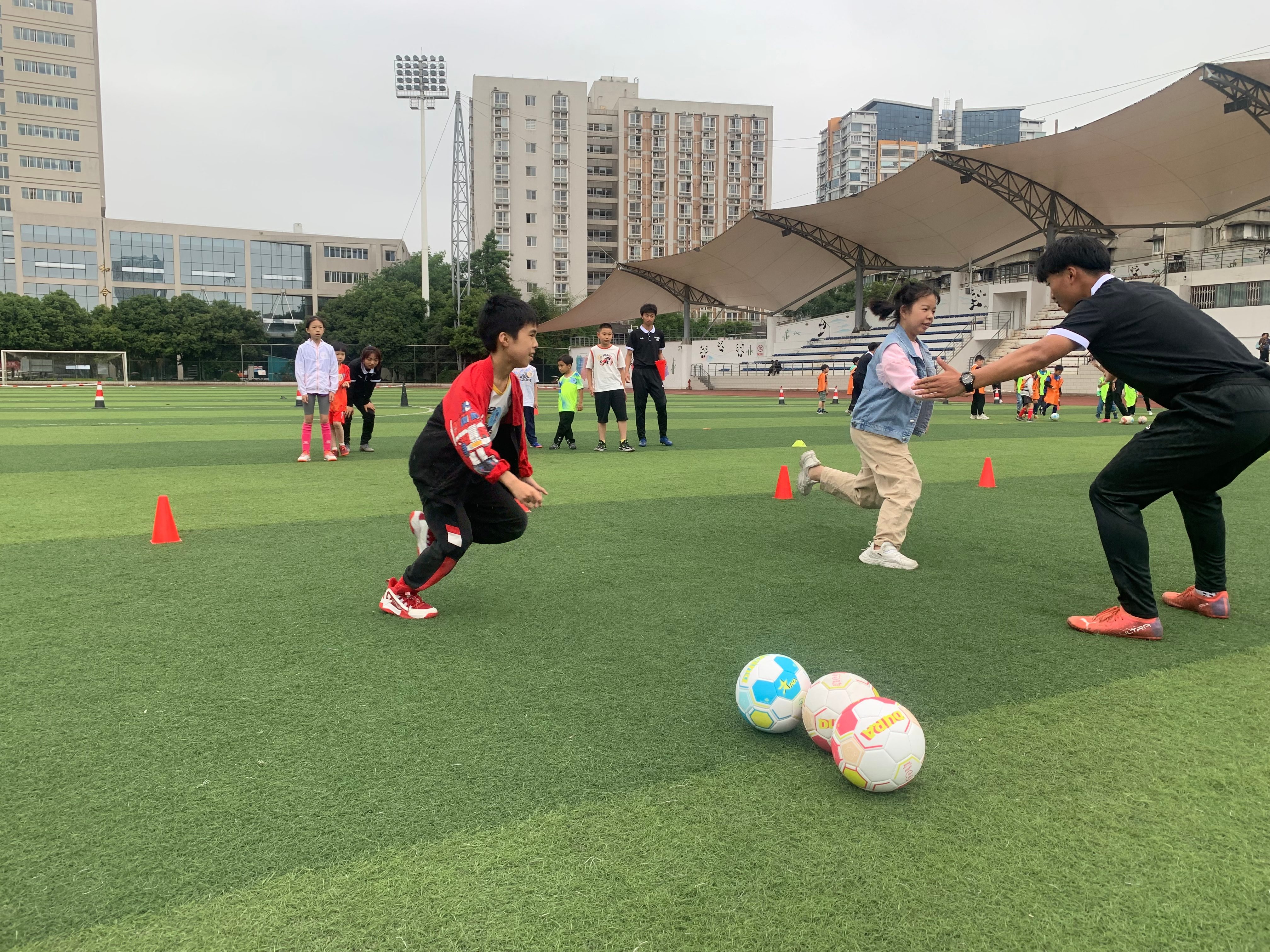 爱成都迎大运文明观赛,爱成都迎大运红领巾欢乐行