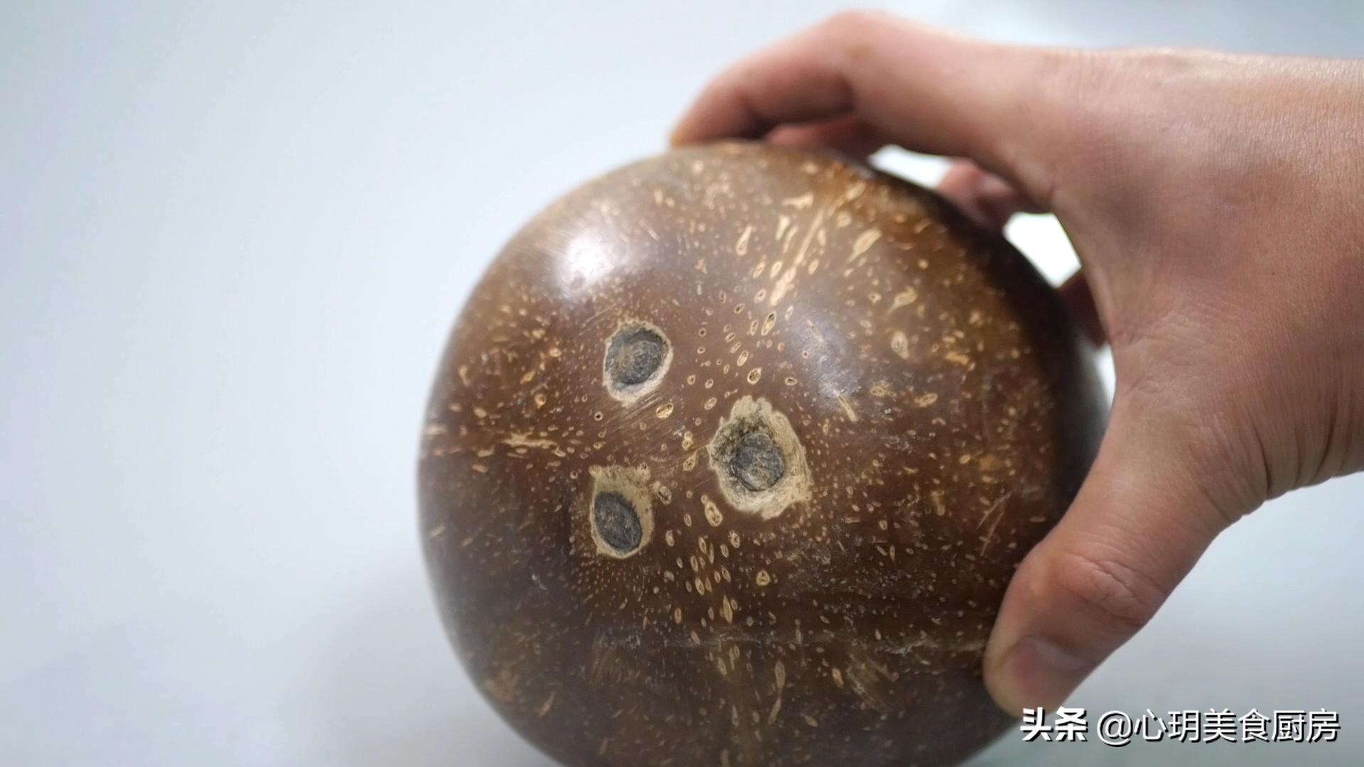 如何打开椰子取椰子肉,用开椰子的工具如何打开椰子