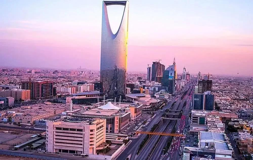 c罗住在沙特国王中心,c罗在沙特住两层国王套房