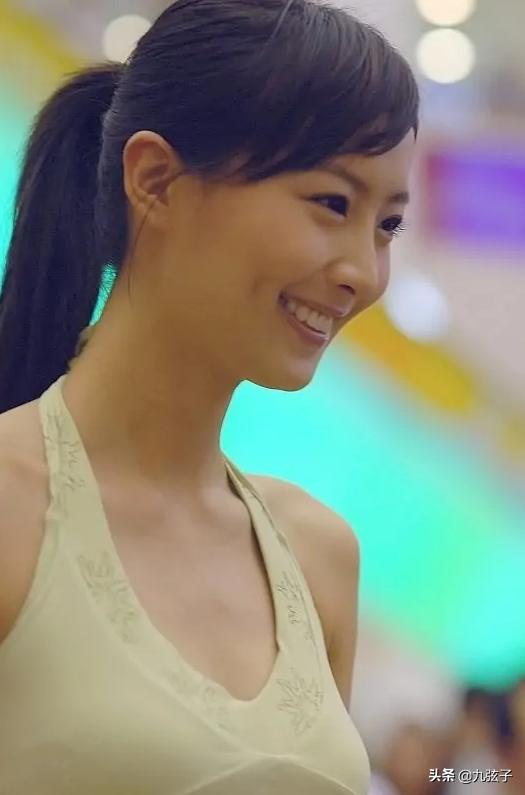 陈法拉谈婚后生活,陈法拉二婚后与女儿合影