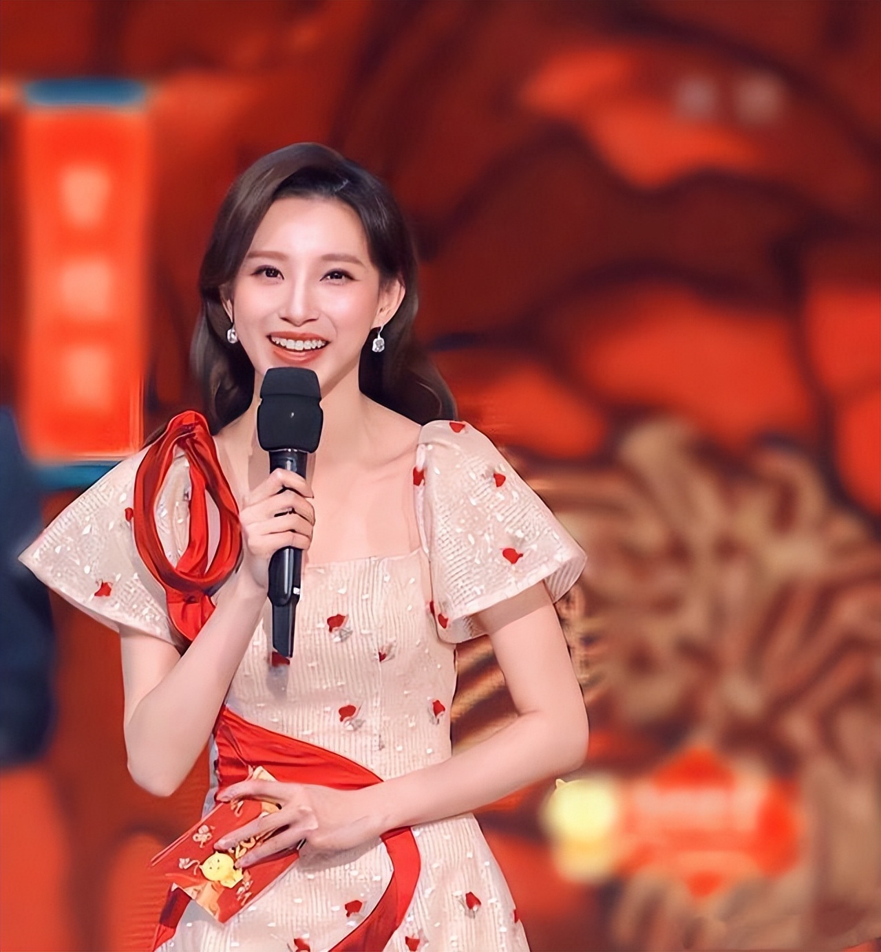 央视美女主持马凡舒有老公吗,马凡舒被称为央视最美女主持