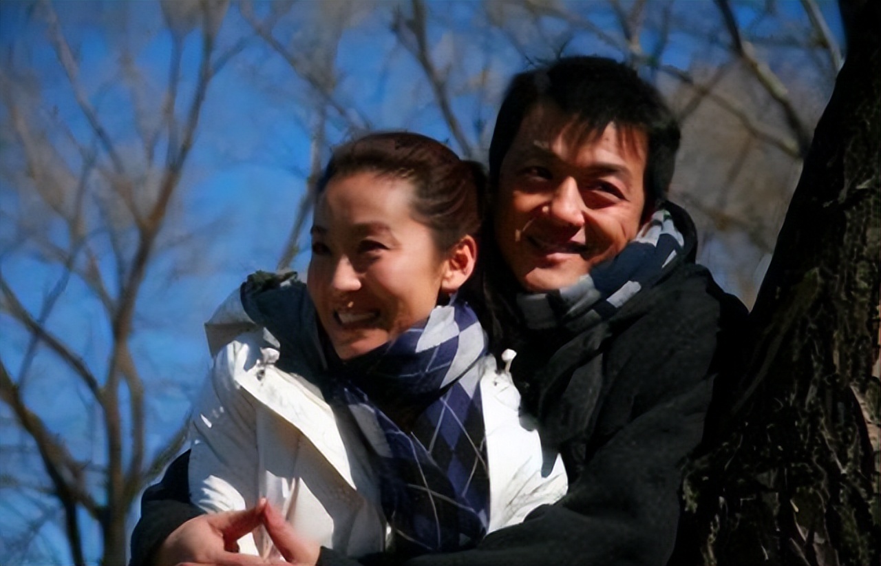 鐜嬭彶鏉庝簹楣忚阿闇嗛攱杩戝喌,鏉庝簹楣忕帇鑿茶阿闇嗛攱杩戝喌