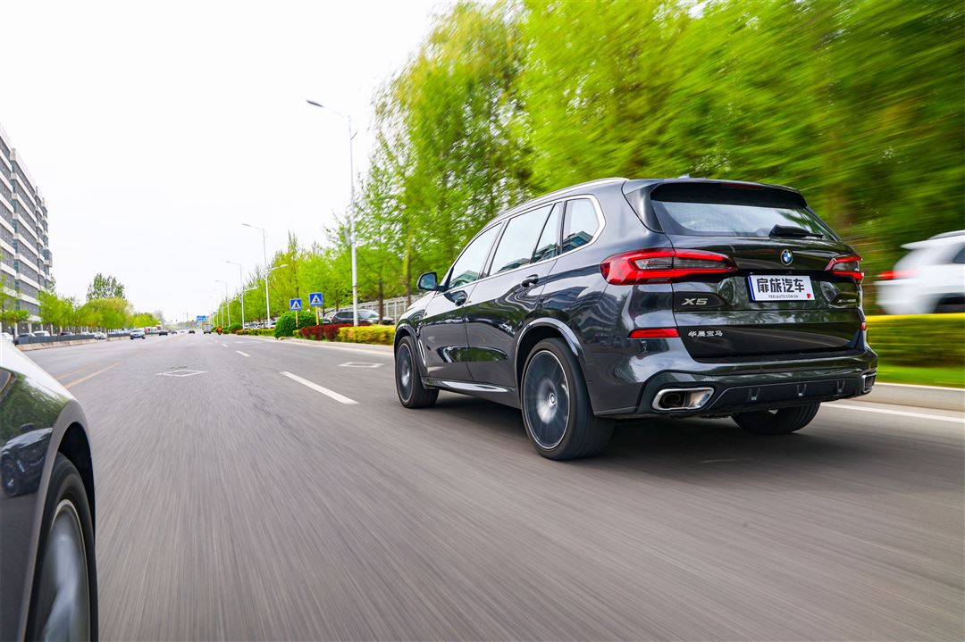新款宝马x5值得买吗,2022款宝马x540im运动套装