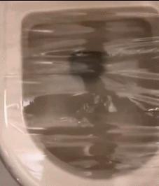 兄弟抢红包是挺快的，就是有点费手机，这屏幕得经常换吧，哈哈哈