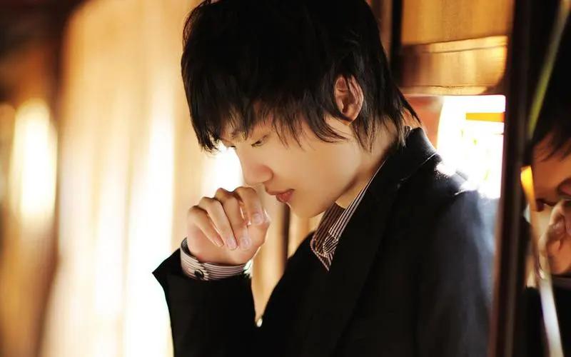 许嵩诗书气自华,许嵩书生气质