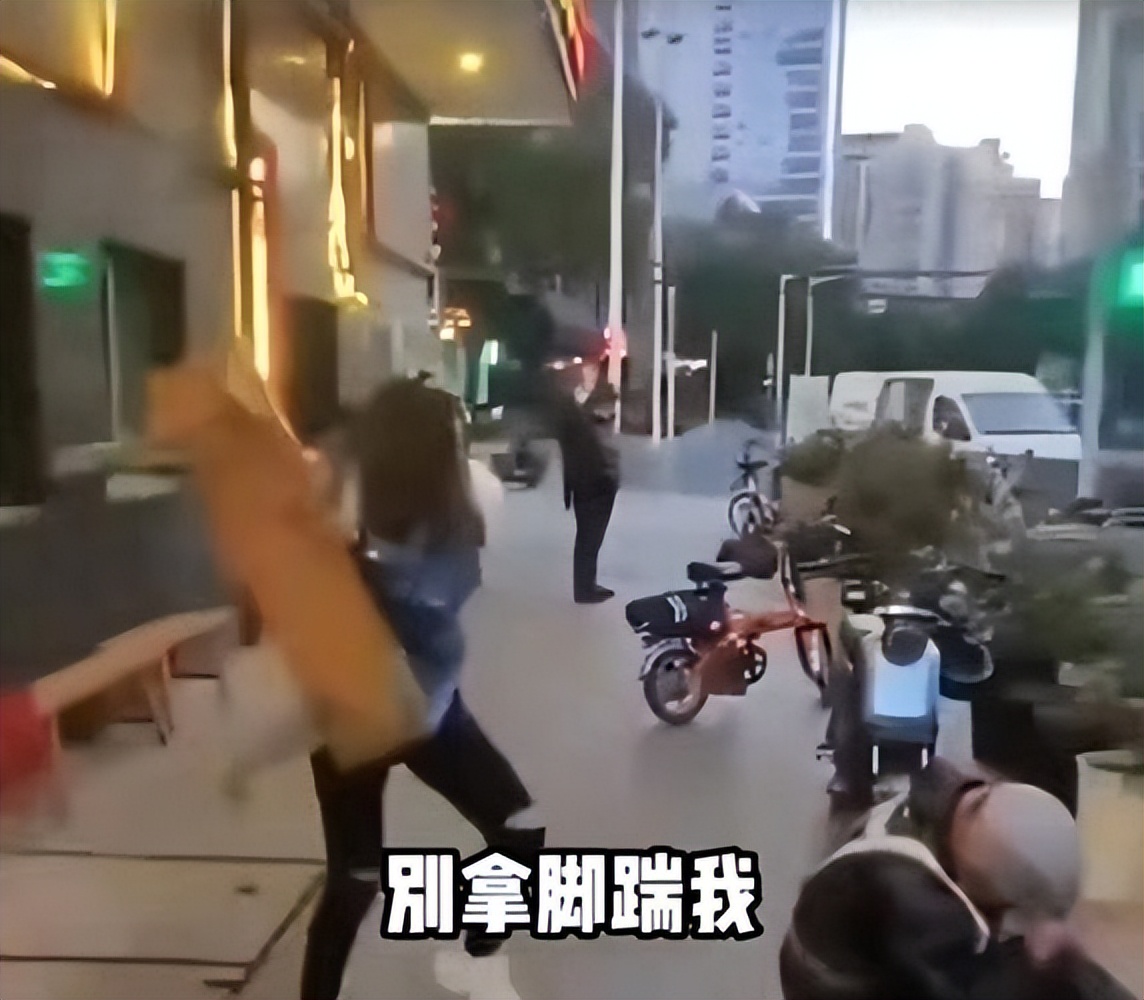 上海女子被老公暴打后续后下跪,上海女士老公打人后续