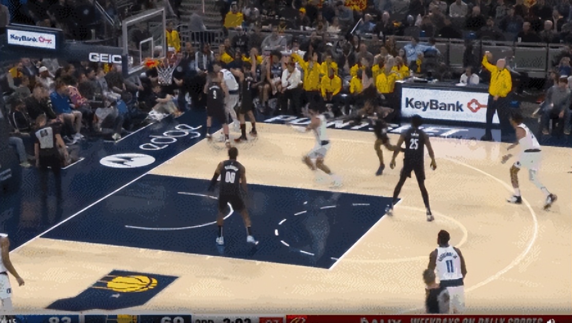 东契奇运球被字母哥抢断,东契奇被两个球星包夹