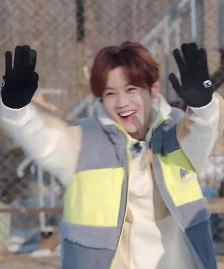 鹿晗和范志毅韩国踢球,鹿晗范志毅搭档