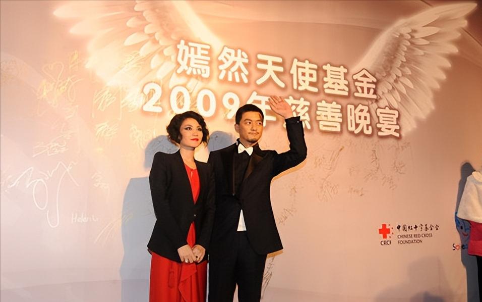 王菲和谢霆锋是相差几岁的姐弟恋,王菲和谢霆锋相差几岁姐弟恋