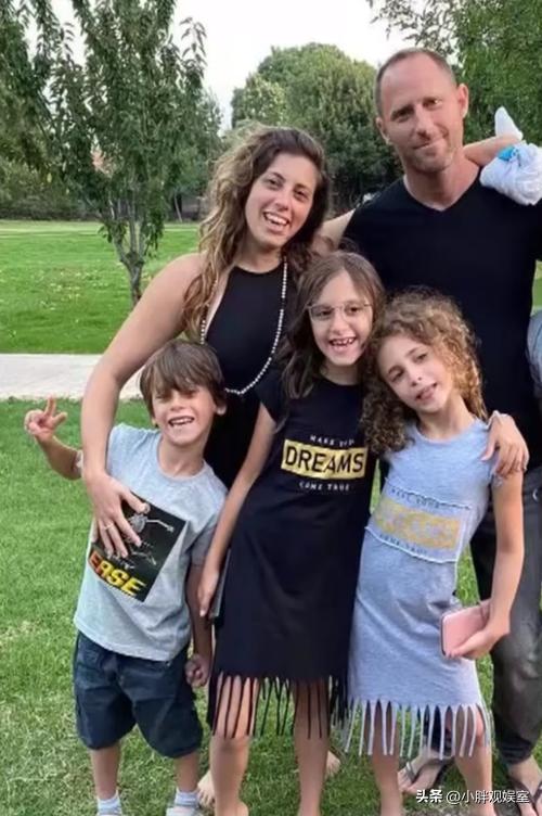 汶川地震救下的以色列女孩,08年汶川地震女孩救男孩图片