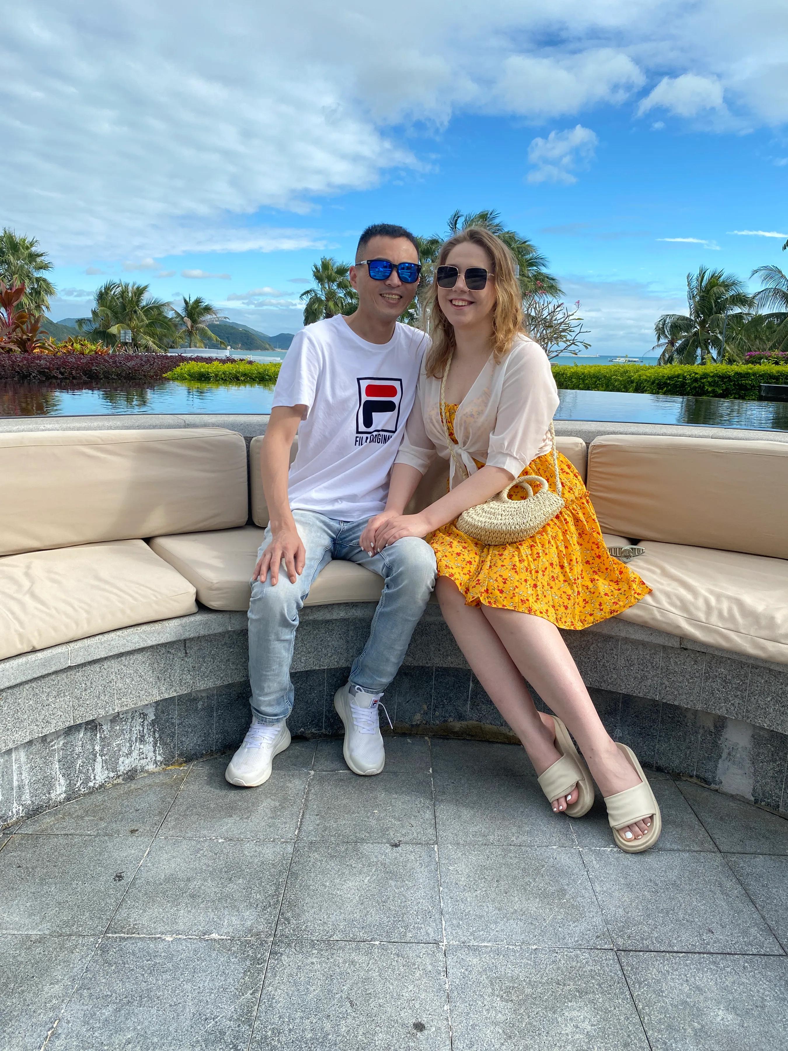 俄罗斯美女嫁给东北3婚男人，夫妻恩爱，网友感慨：他太幸运了