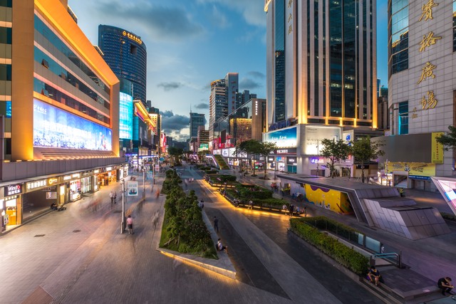 在深圳做外贸1万7的收入,深圳做外贸老板一年可以赚千万吗