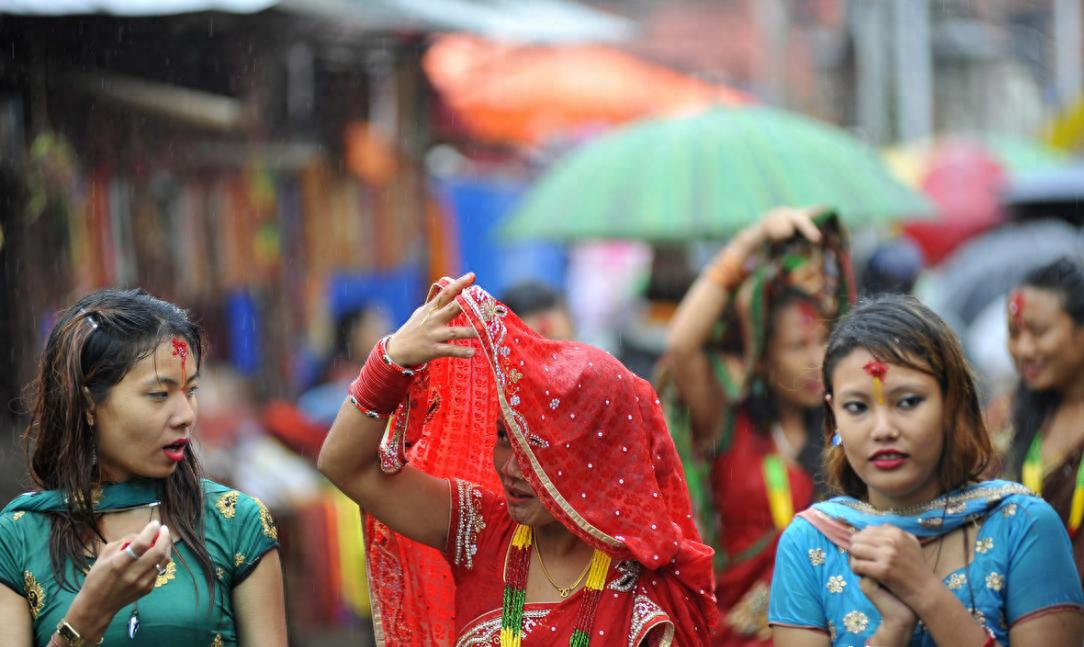 尼泊尔是不是没有寡妇的国家,去了尼泊尔才知道这里没有寡妇