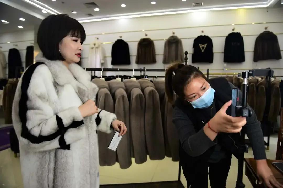 为何大衣不流行了,为什么皮草不流行了