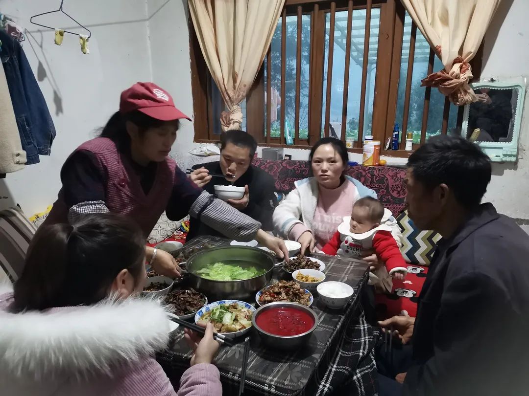 周末带着大家一起吃刨锅汤,贵州美味的刨锅汤