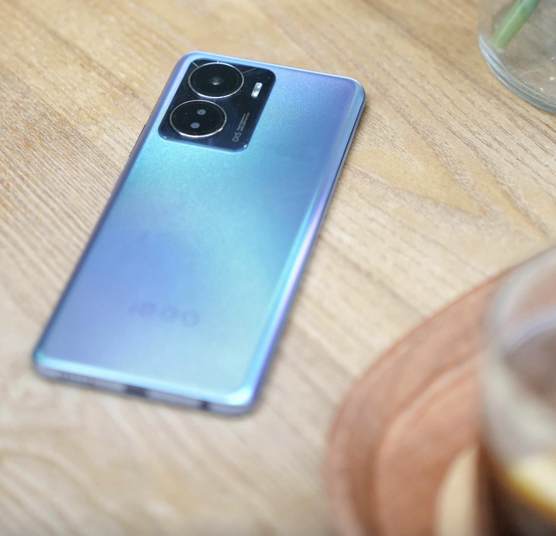 vivos系列手机价位,小米手机和vivo手机哪个值得买