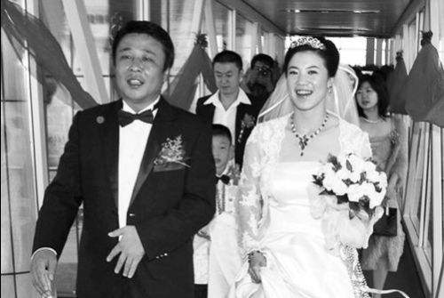 王楠患癌后丈夫的做法令网友泪目,王楠患癌却坚持两年退役为何