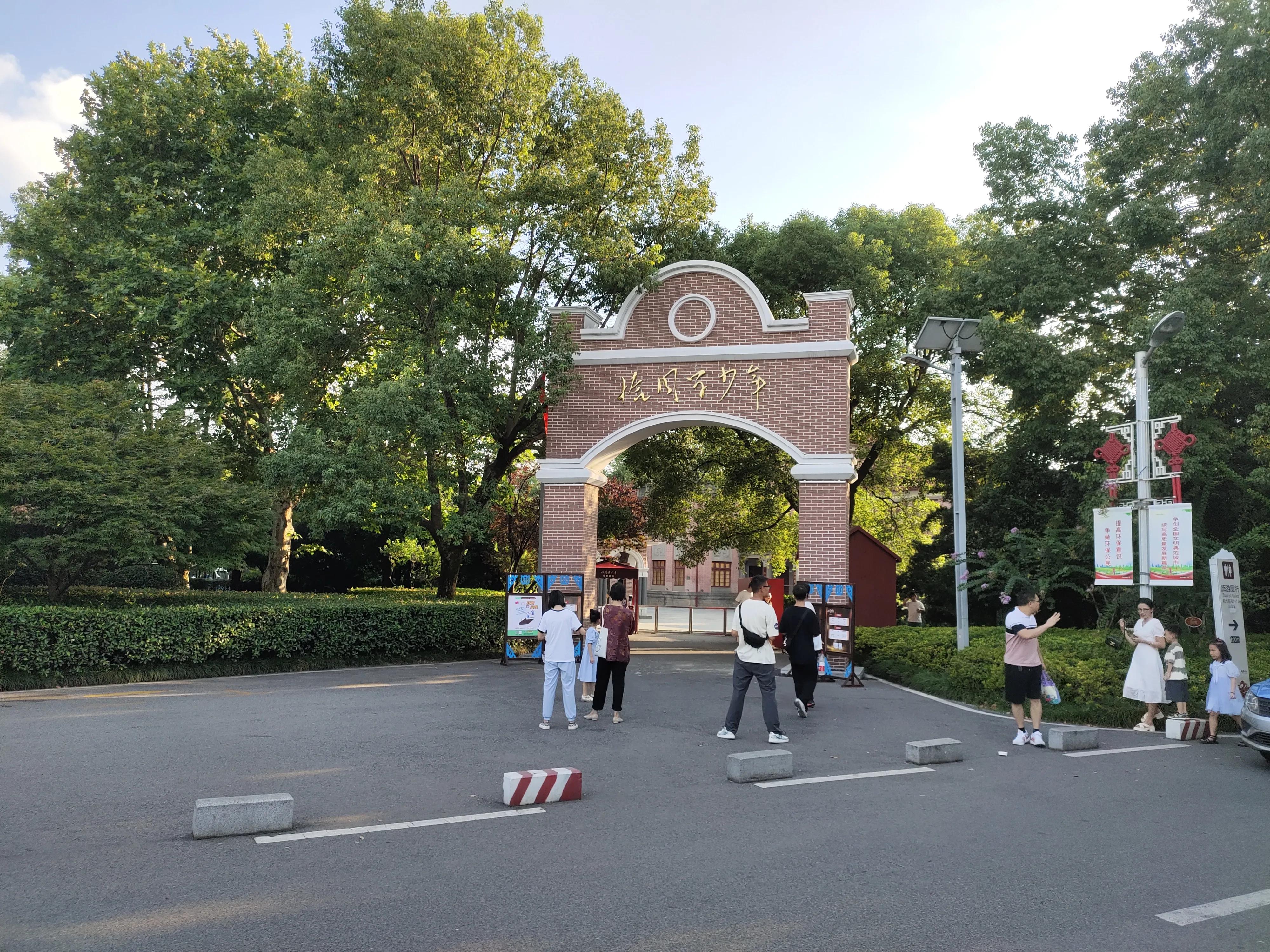 闲游郊外赏秋光,闲游桂林