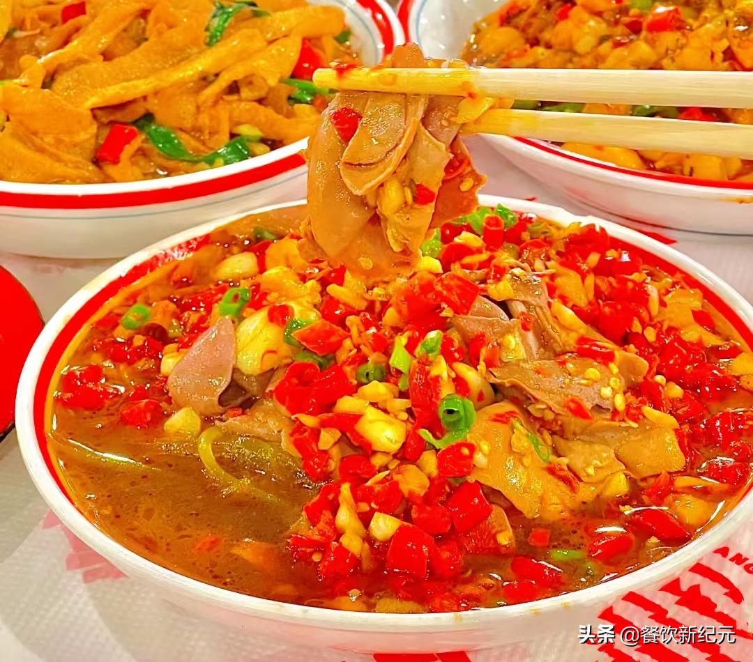 江西吃辣全国排第一上热搜,江西吃辣椒的小伙