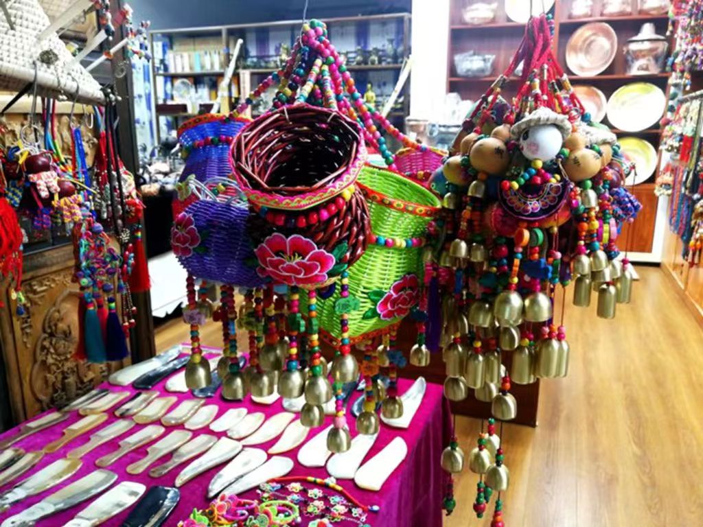 云南旅游买了一块原石是真的吗,去云南旅游买了块石头