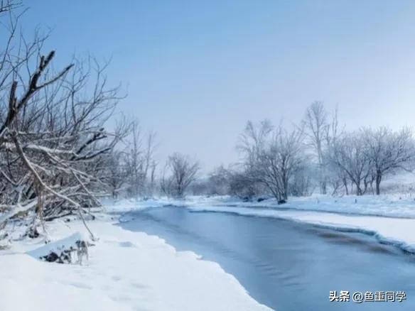 腊月初一阴雨天意味什么,大年初一下雪是什么寓意