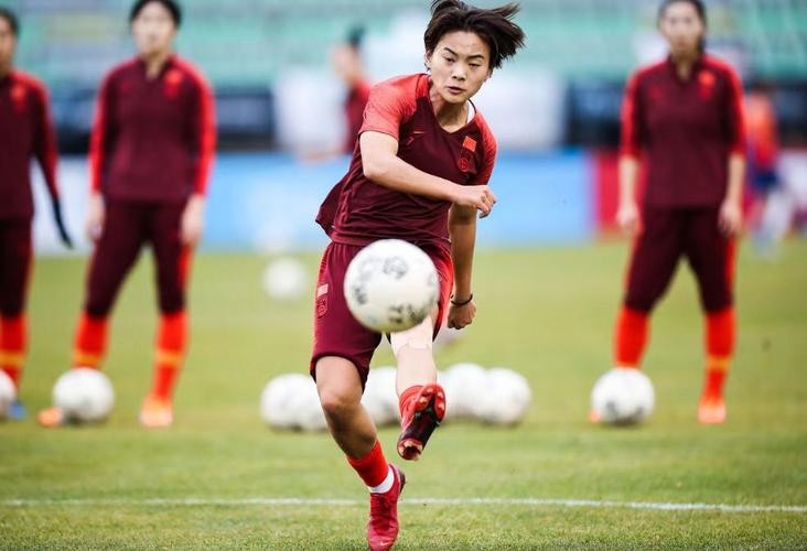 中国女足王霜惊呆外国人,中国女足王霜打破僵局
