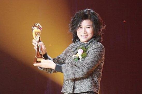 董明珠多少岁丧夫,董明珠30岁丧夫