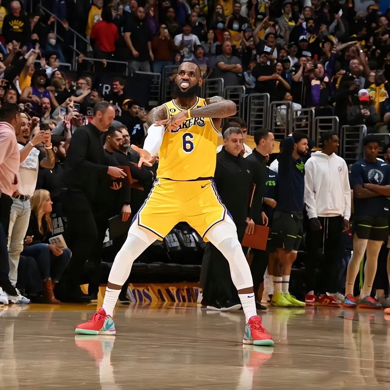 美媒重排历史前十中锋,美媒重排历史前十库里破天荒入选