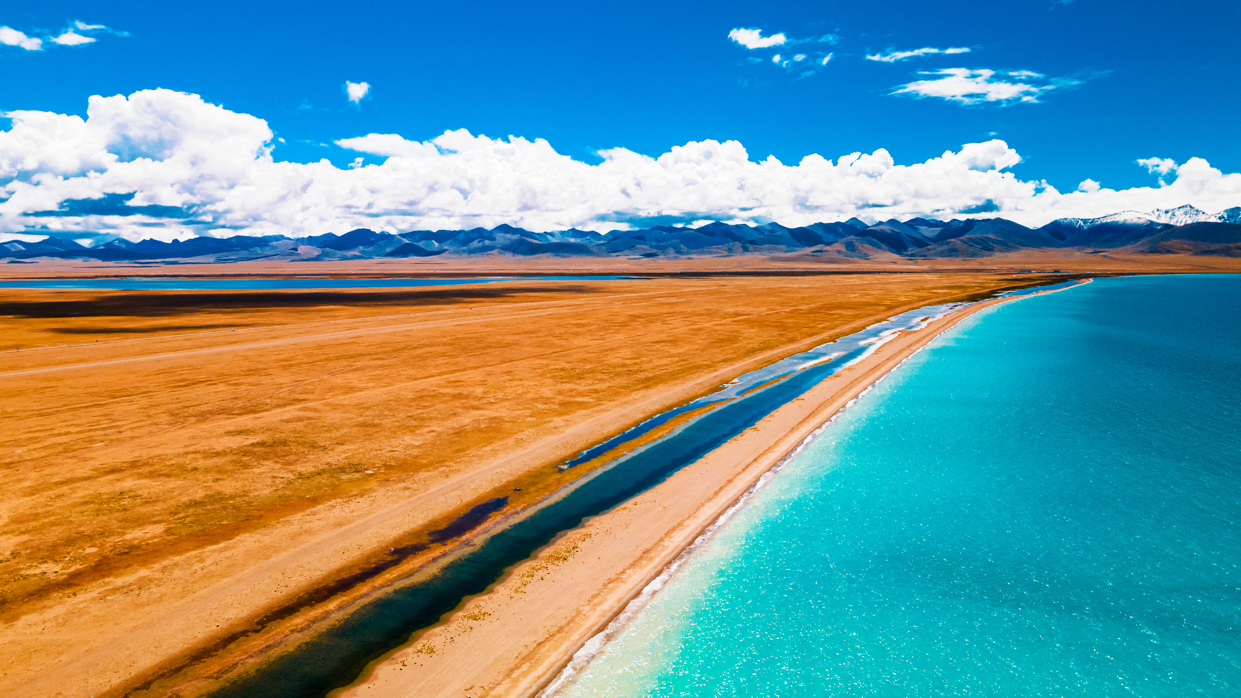 错过了十月的*藏西**，你就错过了这个星球最壮丽的秋色