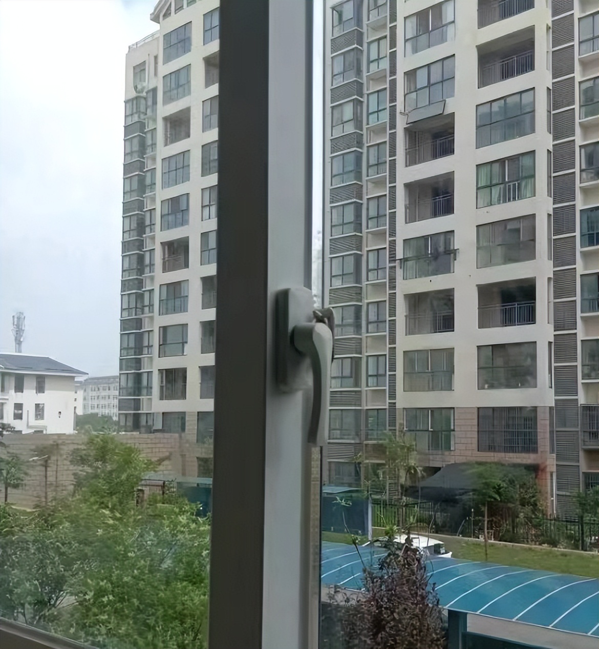 开发商的塑钢窗要换吗,开发商预留的门窗需要更换吗