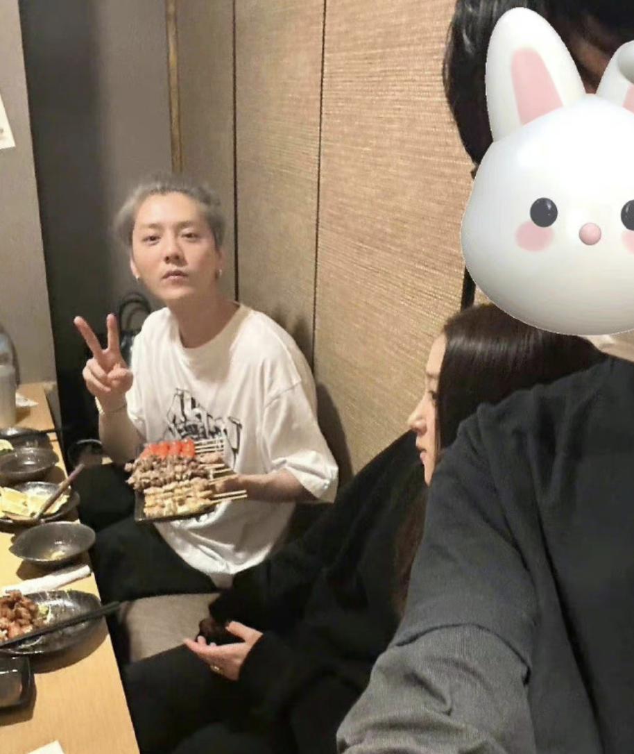 鹿晗关晓彤最新正面合影曝光,鹿晗关晓彤公开照片