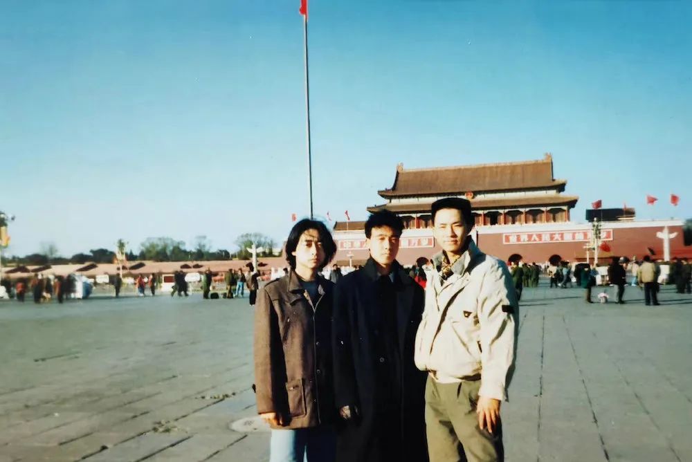 土摇的天花板与最后的乌托邦:吴宁越的布衣岁月|正午