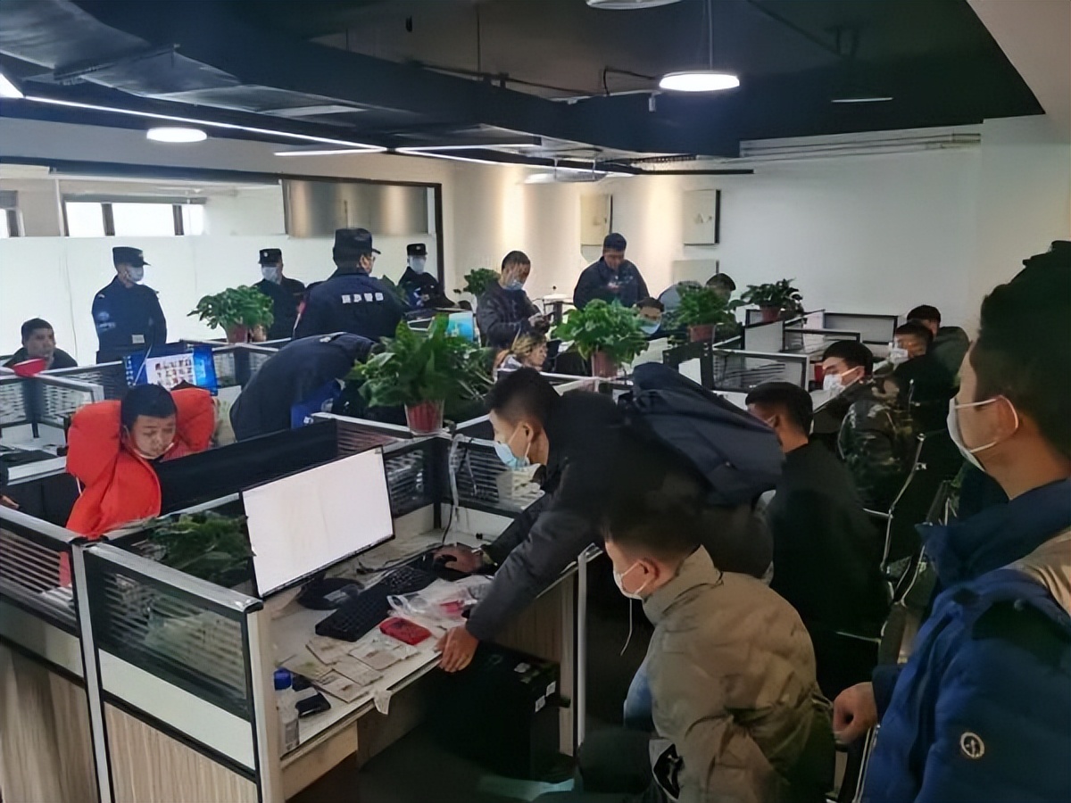 伪装“美女”诱导购买虚拟币警方打掉电信诈骗团伙