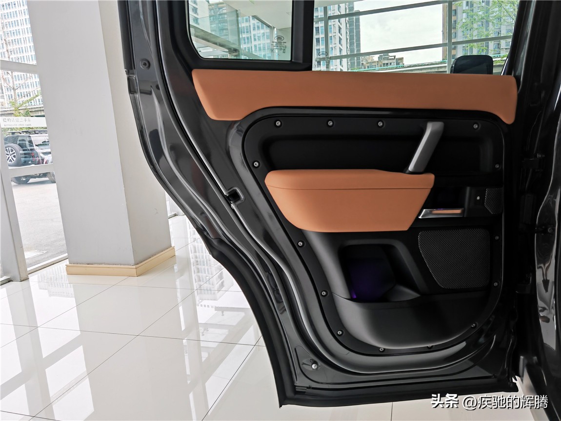 路虎卫士最新款越野车报价,路虎卫士110x版2023款越野性能