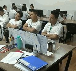 现在女大学生太开放,这么隐私的东西露在外面,男人看了都脸红了