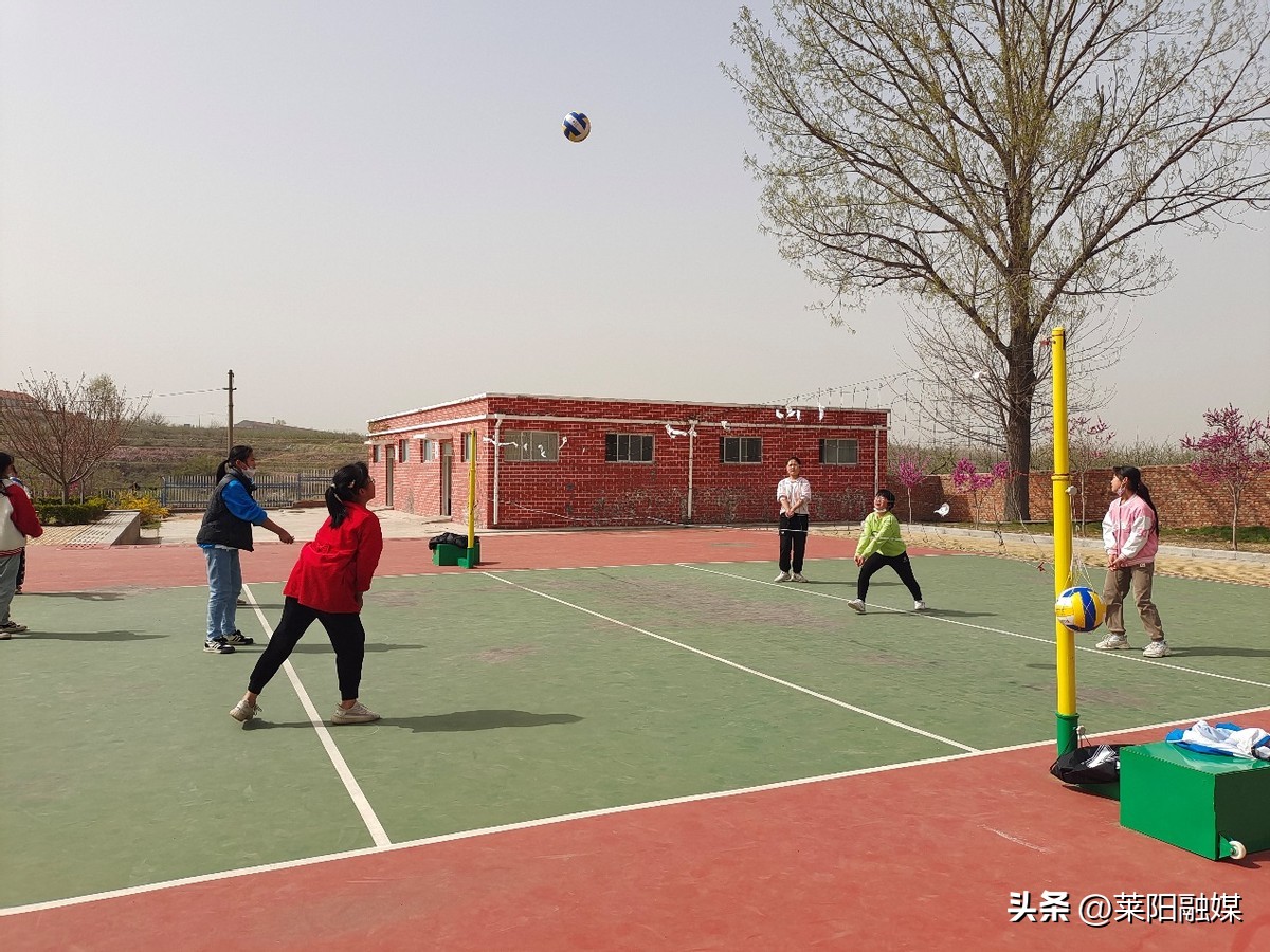 运动放飞希望，健康伴我成长莱阳市榆科顶初级中学阳光大课间