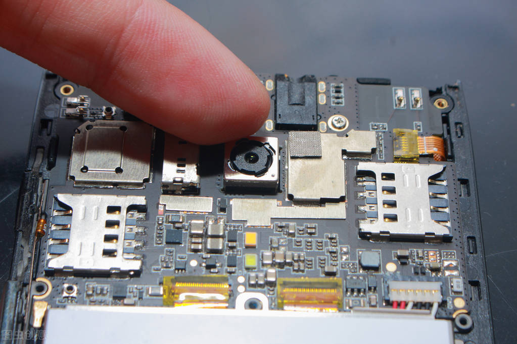 抢深圳饭碗？投资5000000000漯河高端手机项目签约，总额超100亿