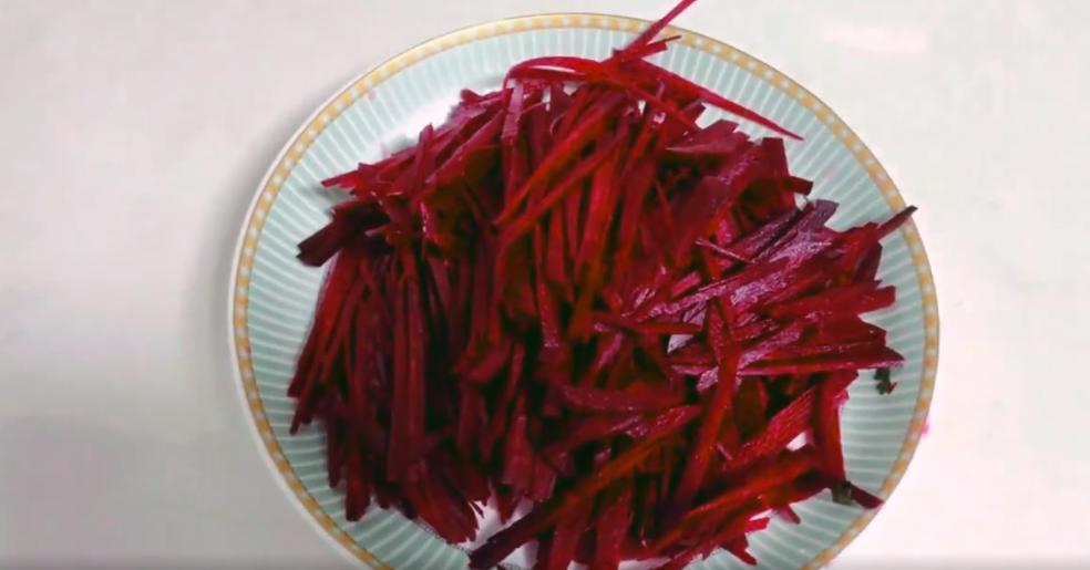 中年女性要少吃糖,要想不显老多吃花青素食物