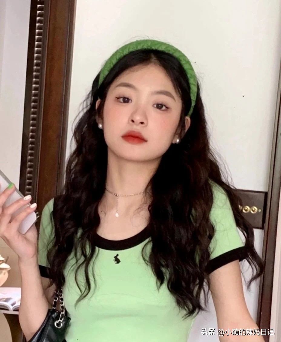 脸圆又大减龄适合什么发型,脸大脸圆的女生适合什么发型教程