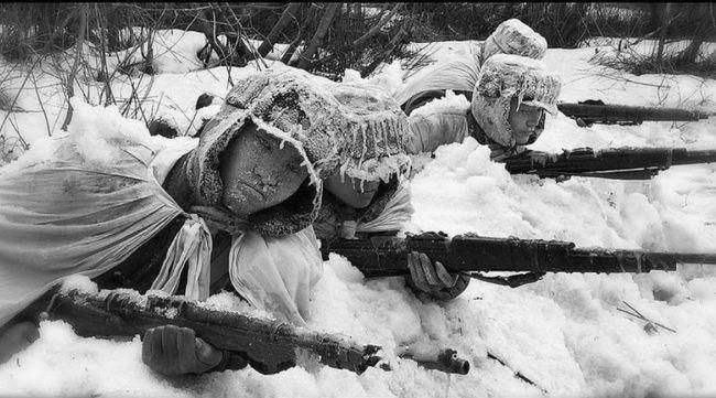 广西军医为了升官发财成为匪首，捐献药方治疗志愿军，获得新生