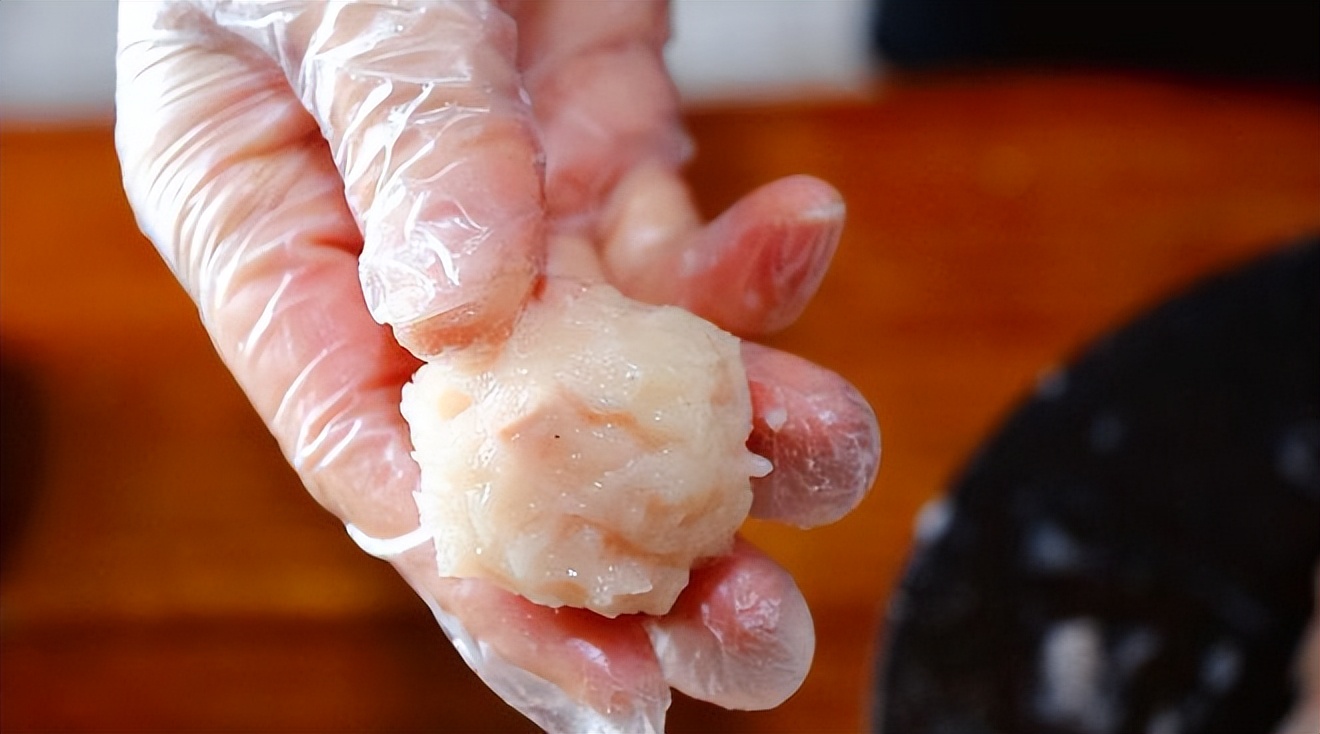 丸子简单易学五种做法,给大家介绍几款家常的丸子做法