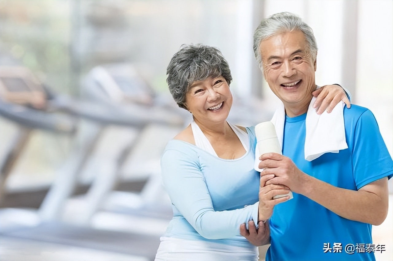 突然排尿困难还发烧是怎么回事,突然尿血和排尿痛是怎么回事