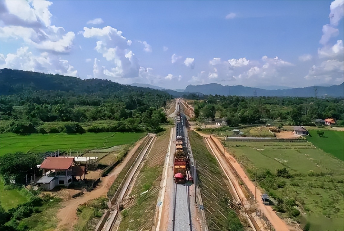 2016年霸气拒绝德日,与中国签752亿大订单,今有难中国伸手援助