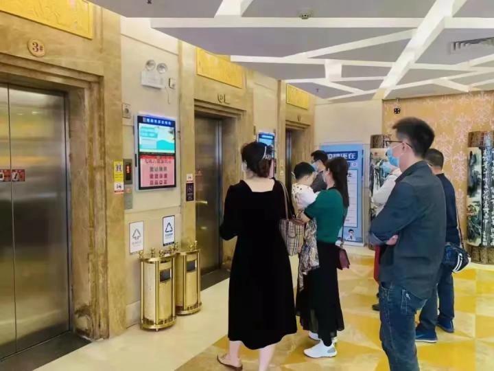 喜屏电梯广告怎么加盟,喜屏科技加盟靠谱吗