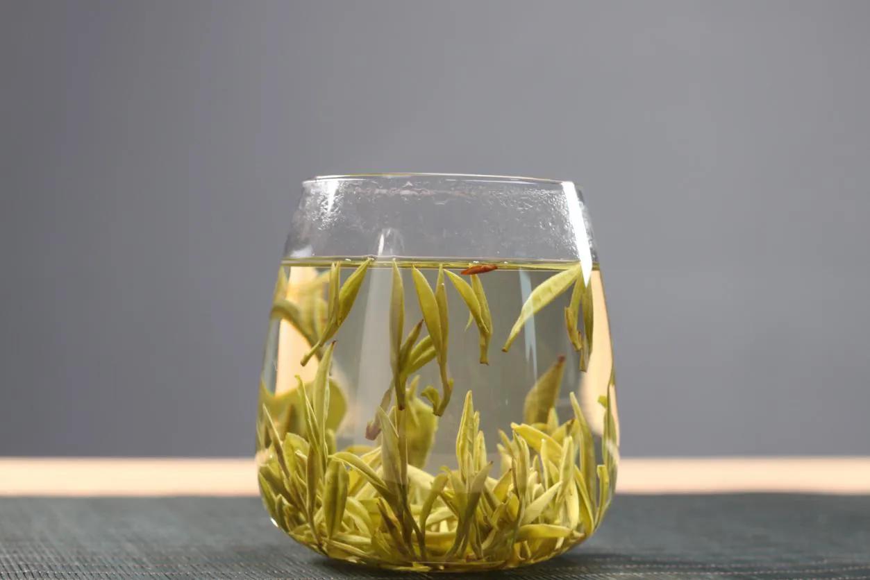 春季肝火旺喝什么茶好得快,肝火旺冬季适合喝什么茶