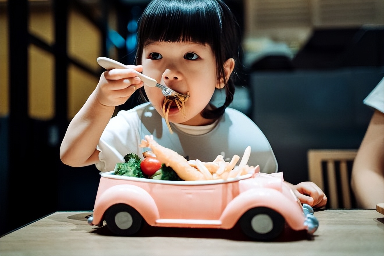 肯德基儿童餐摆盘,肯德基疯狂双拼